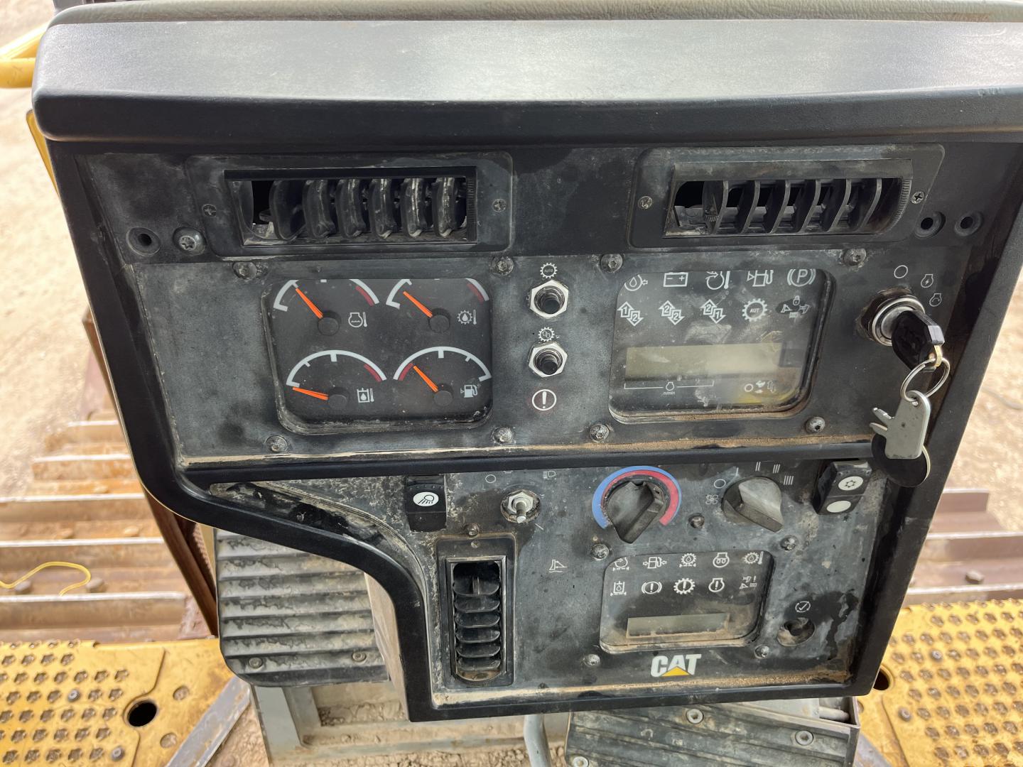 ./imagenes/INVOICE/2019/16116/TOPADOR FRONTAL CATERPILLAR D6T XL (27).JPG